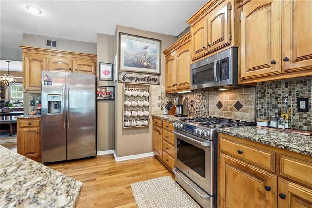 23536 W 73rd Terrace — photo 7