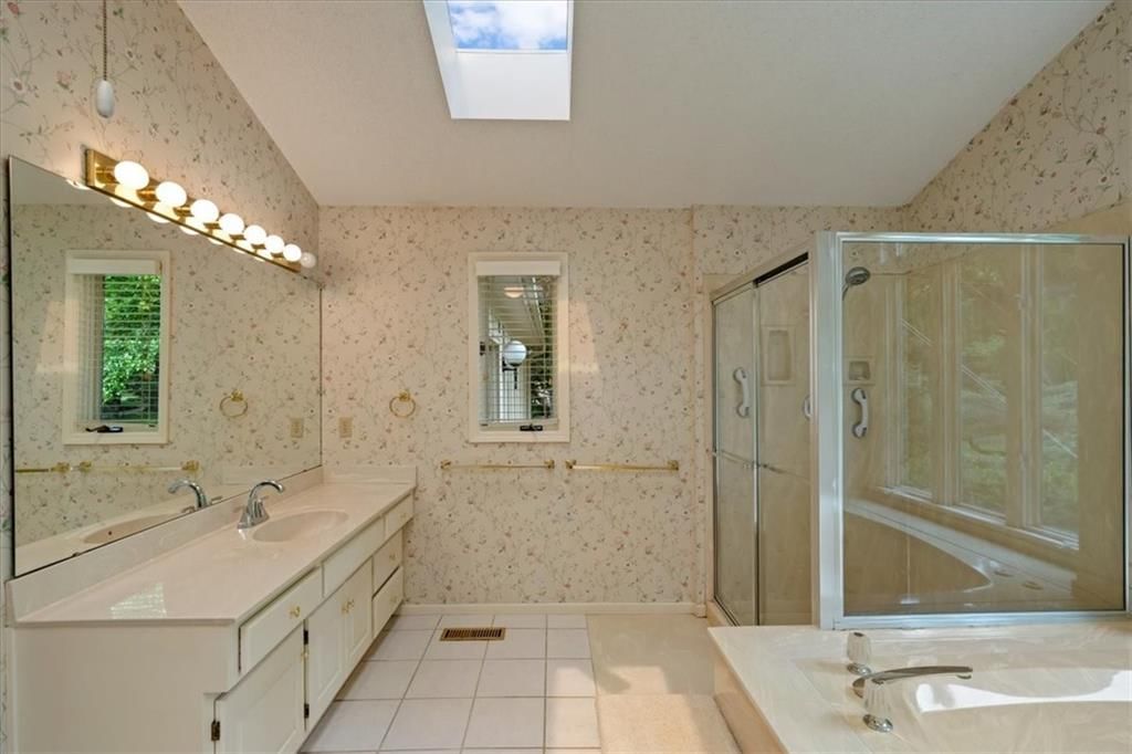 2326 W 95 Street — photo 20