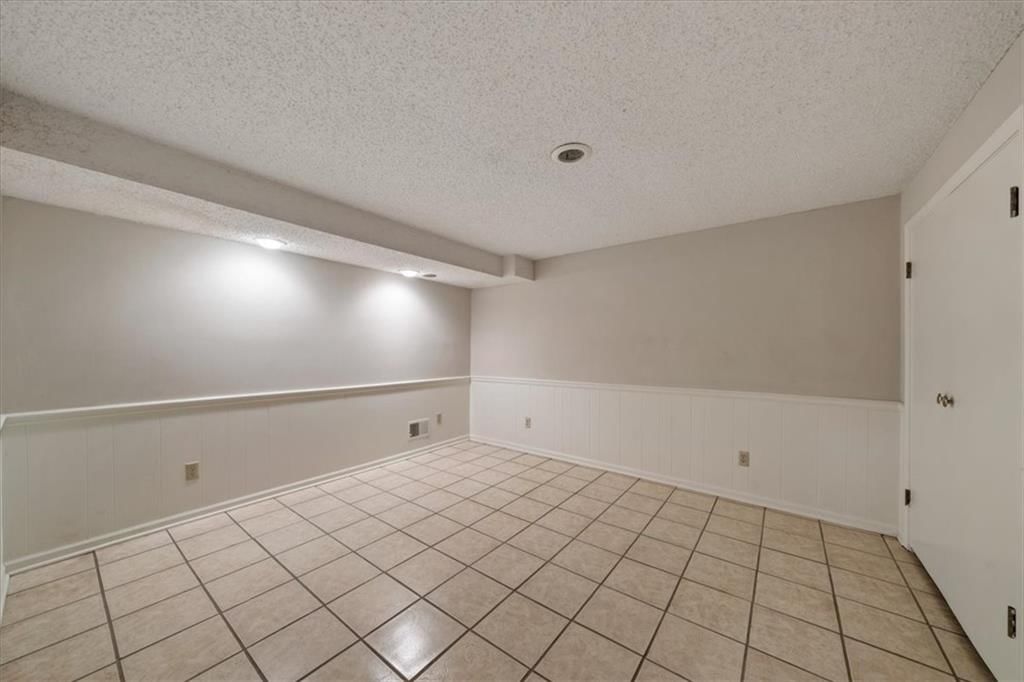 2326 W 95 Street — photo 30