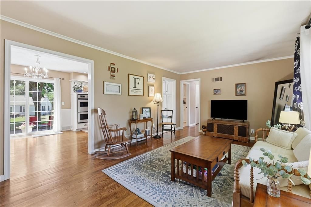 5615 W 70th Terrace — photo 7