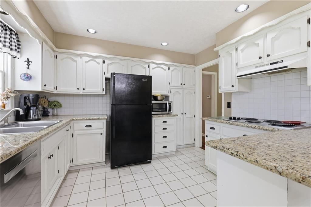 5615 W 70th Terrace — photo 12