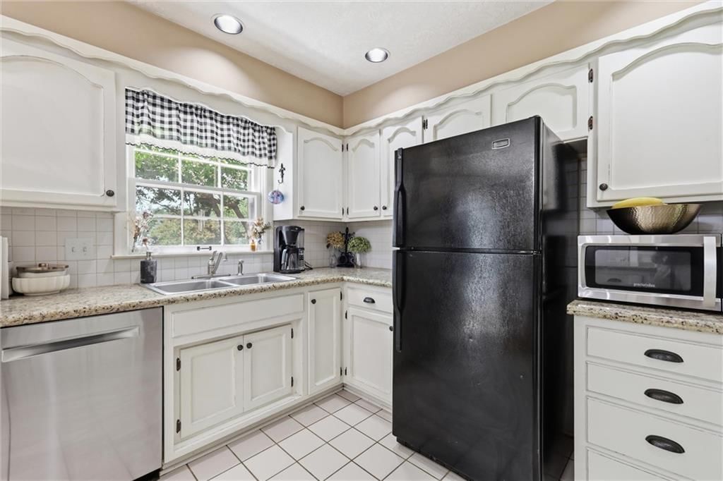 5615 W 70th Terrace — photo 13
