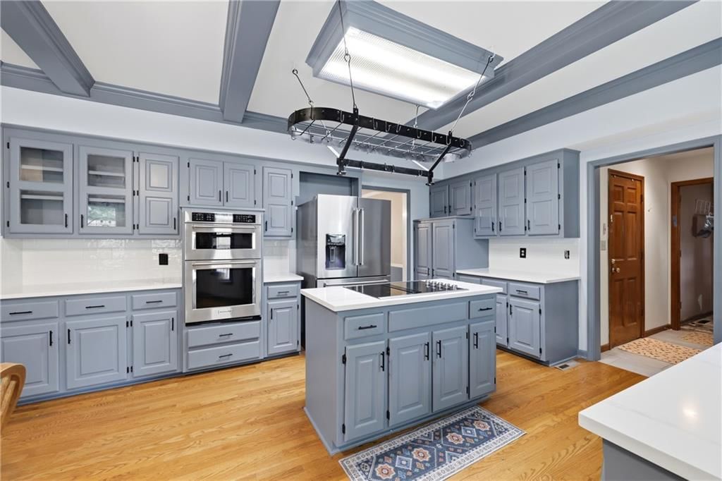 1402 NW Weatherstone Lane — photo 8