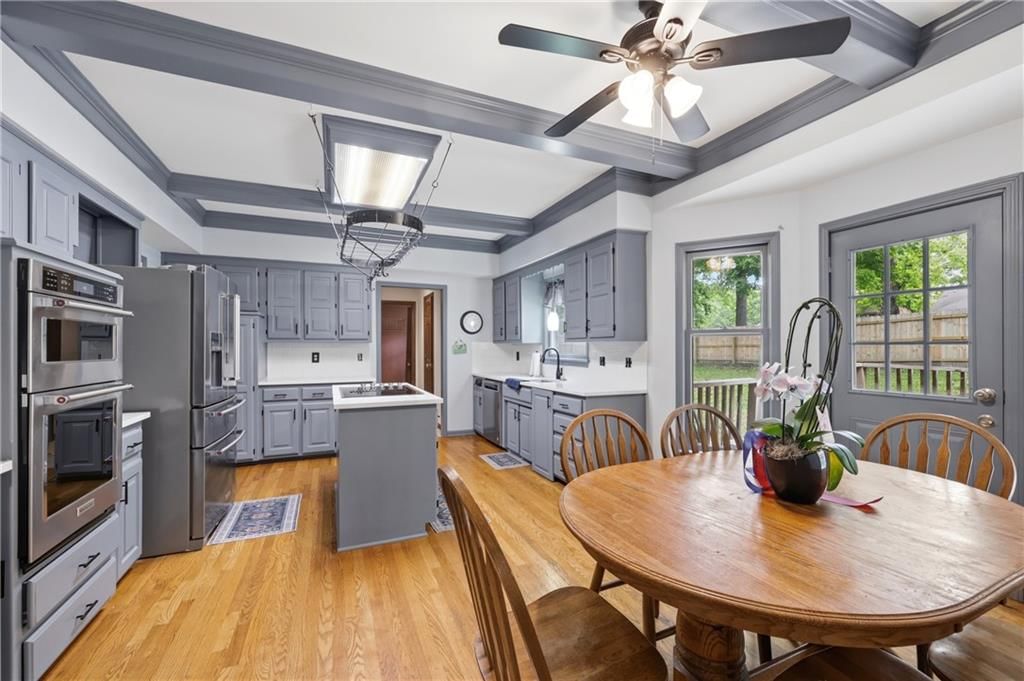 1402 NW Weatherstone Lane — photo 10