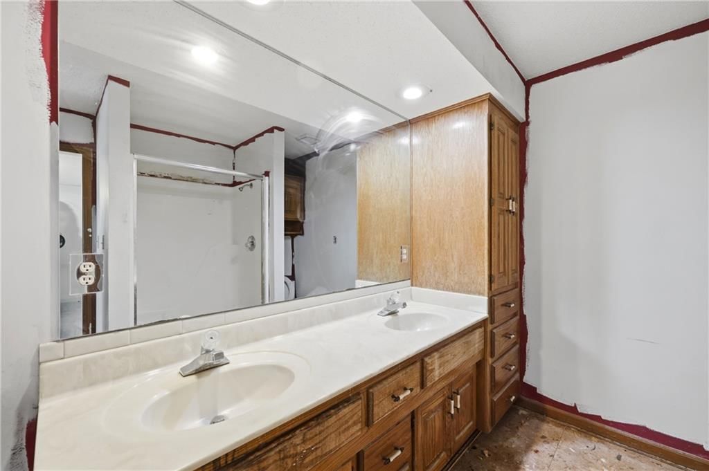 1402 NW Weatherstone Lane — photo 23
