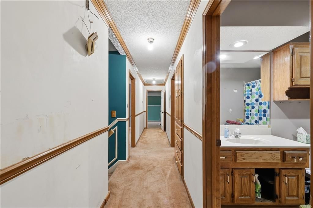 1402 NW Weatherstone Lane — photo 26