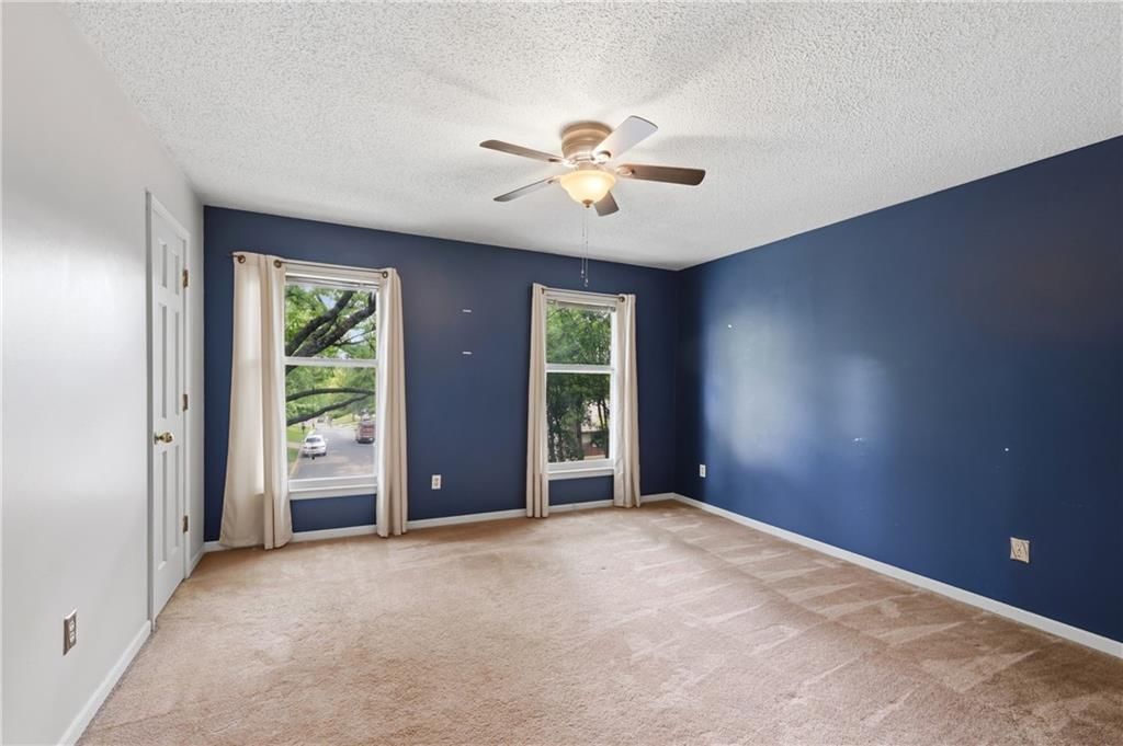 1402 NW Weatherstone Lane — photo 31