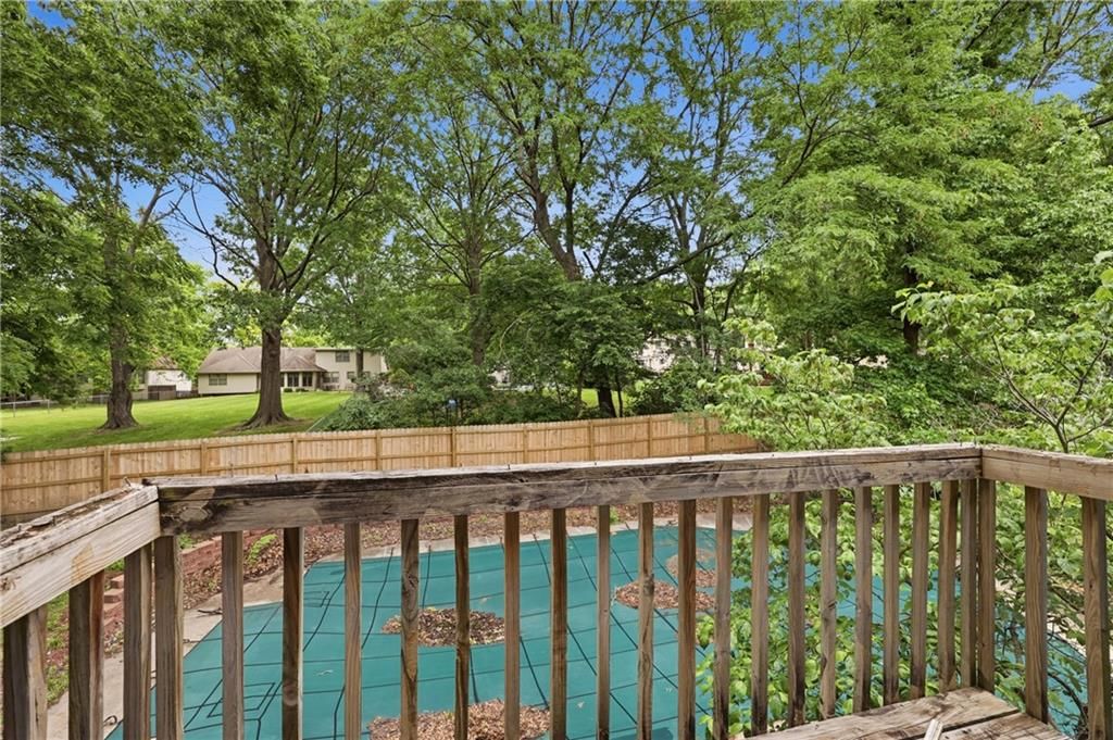 1402 NW Weatherstone Lane — photo 43