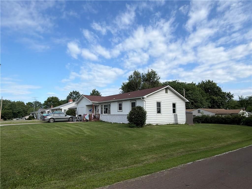 1701 Bryan Street — photo 3