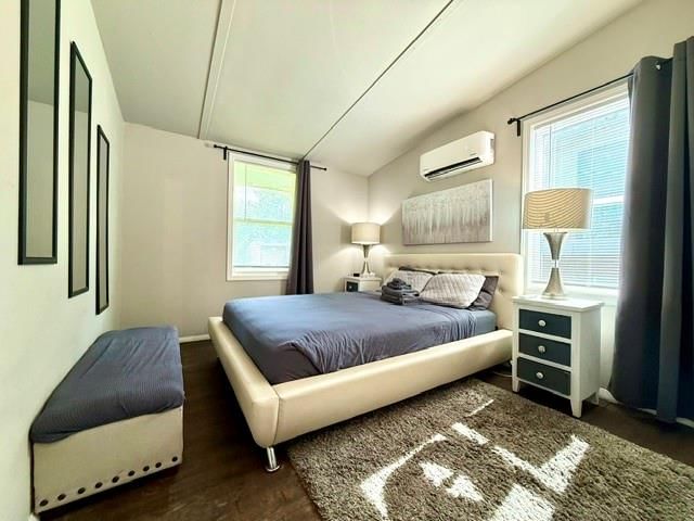 610 W 25th Street — photo 12