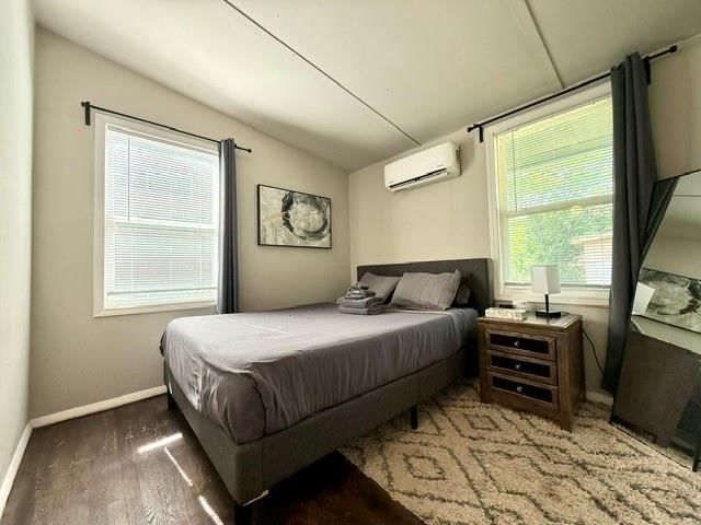 610 W 25th Street — photo 13