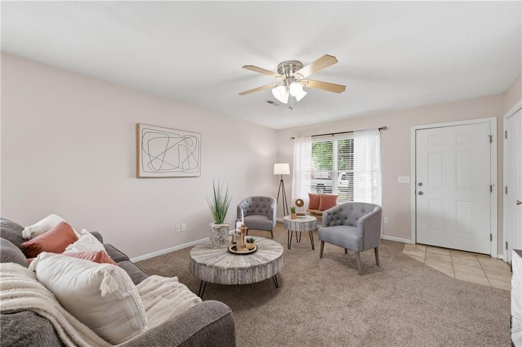 1019 Christie Lane — photo 3