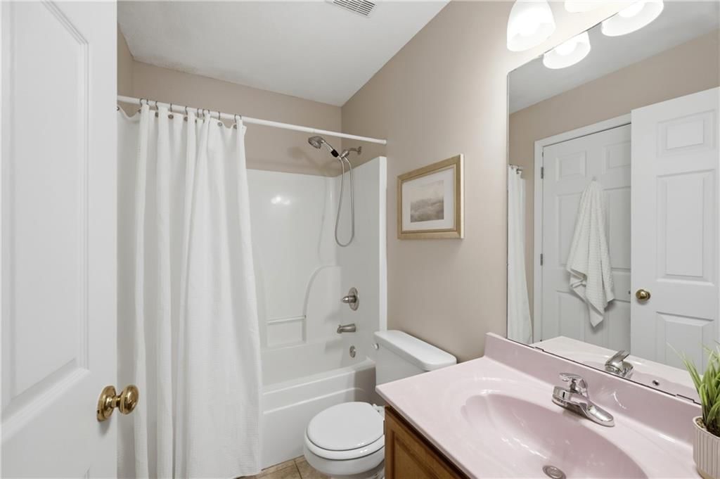 1019 Christie Lane — photo 8
