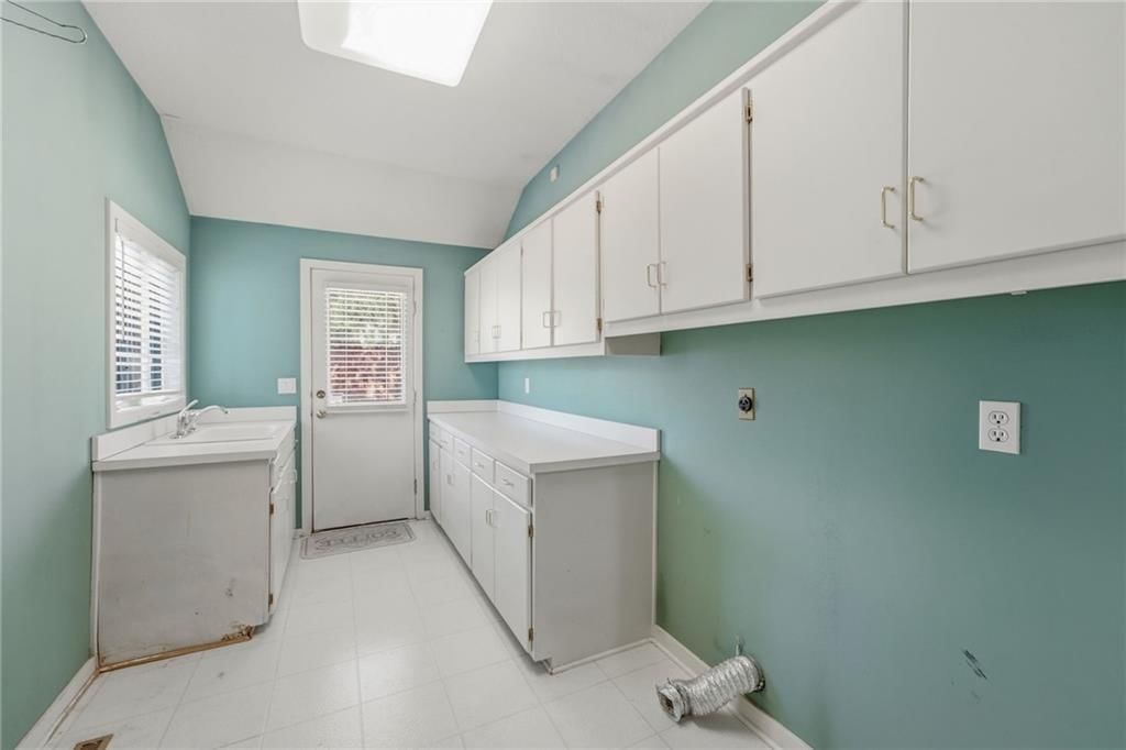 11708 Brookwood Avenue — photo 27