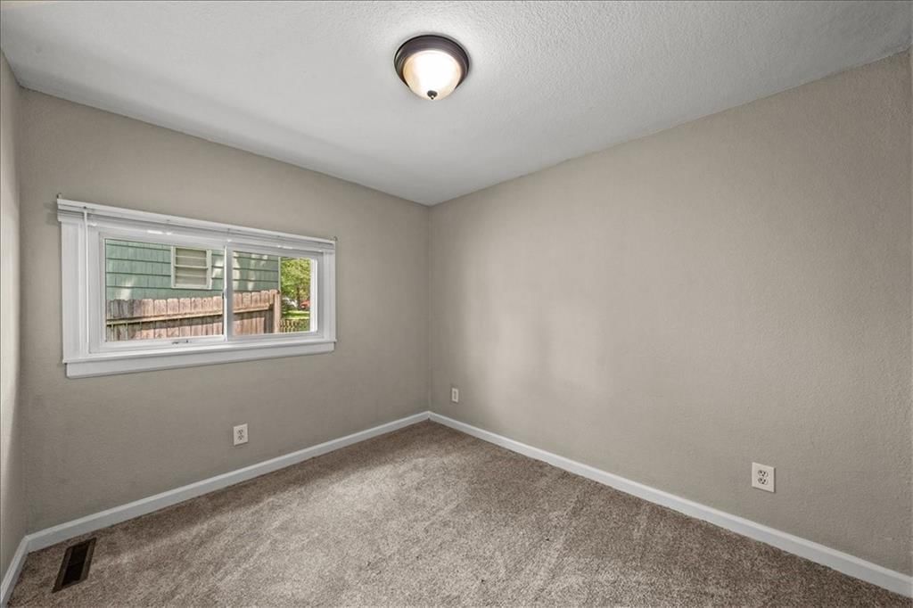 1524 S Home Avenue — photo 4