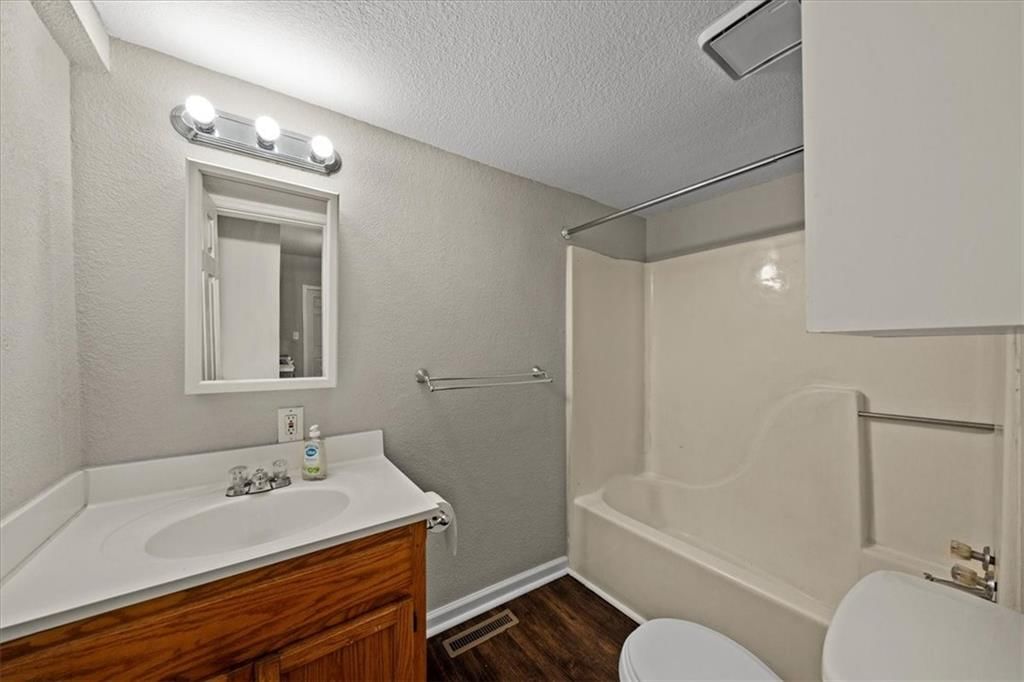 1524 S Home Avenue — photo 12
