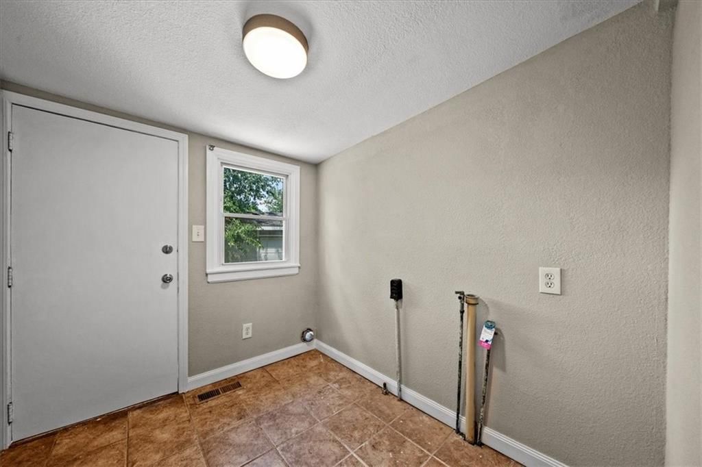 1524 S Home Avenue — photo 13