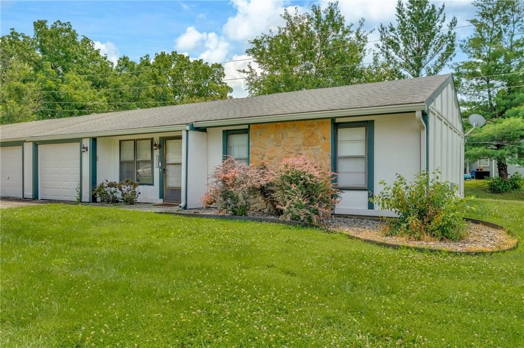 3233 Glacier Drive, Lawrence, KS