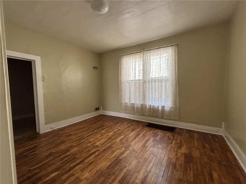 1011 5th Avenue — photo 9