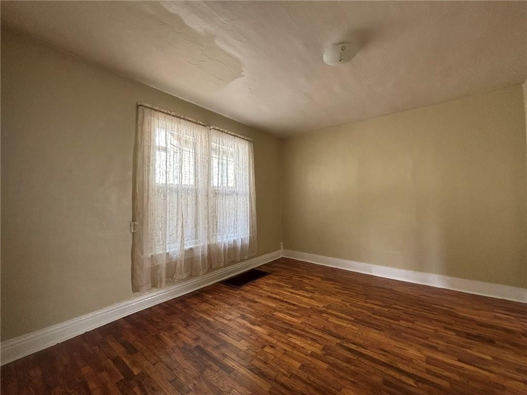 1011 5th Avenue — photo 10