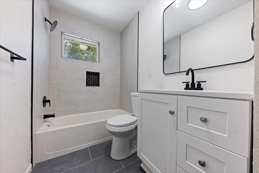 206 E 12th Street — photo 13