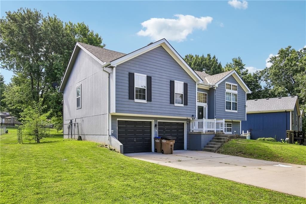 203 Broadmoor Drive — photo 3