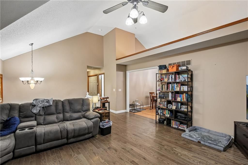 203 Broadmoor Drive — photo 7