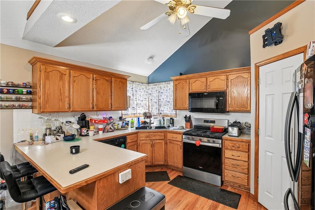 203 Broadmoor Drive — photo 9