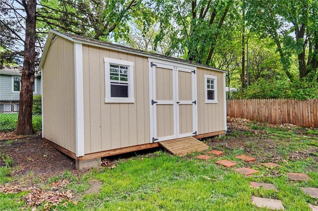 2408 Oxford Road — photo 36