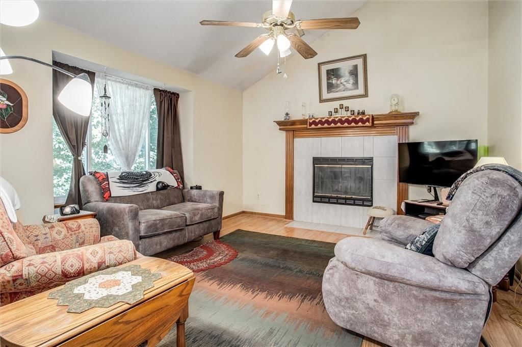 305 Pinetree Drive — photo 4