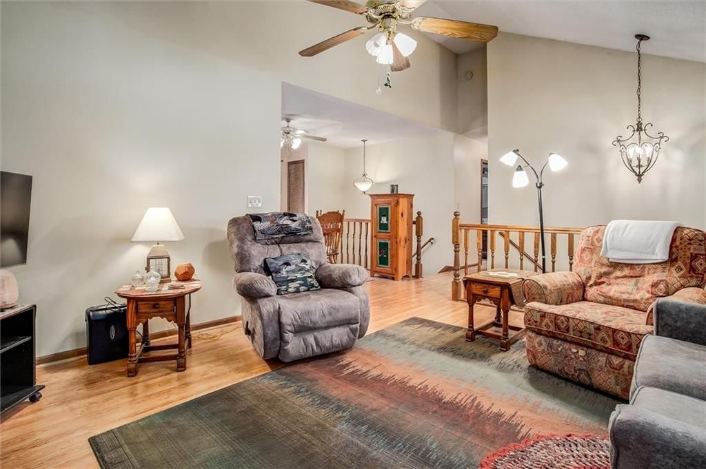 305 Pinetree Drive — photo 5