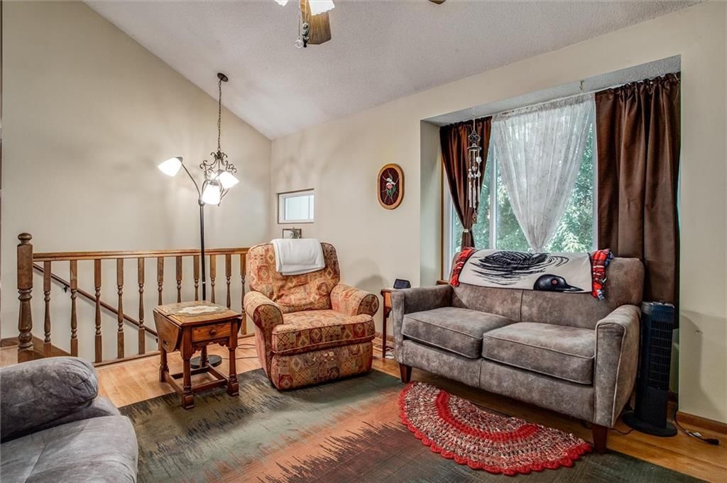 305 Pinetree Drive — photo 6