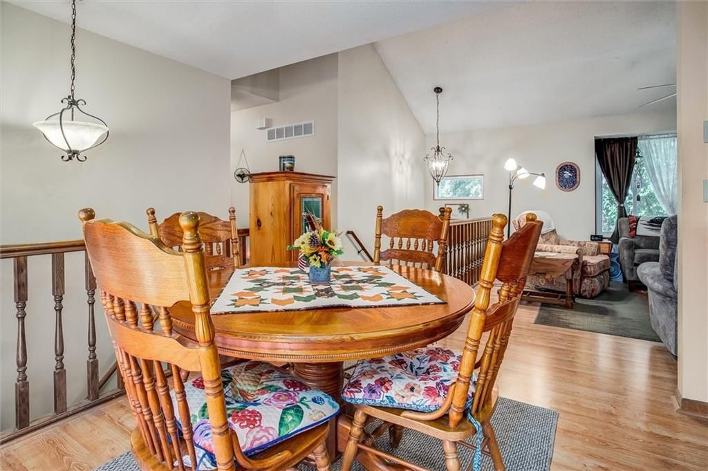 305 Pinetree Drive — photo 8