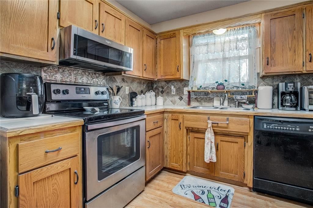 305 Pinetree Drive — photo 11