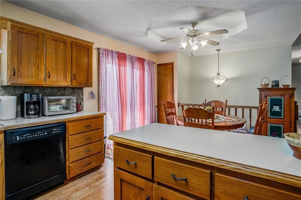 305 Pinetree Drive — photo 12
