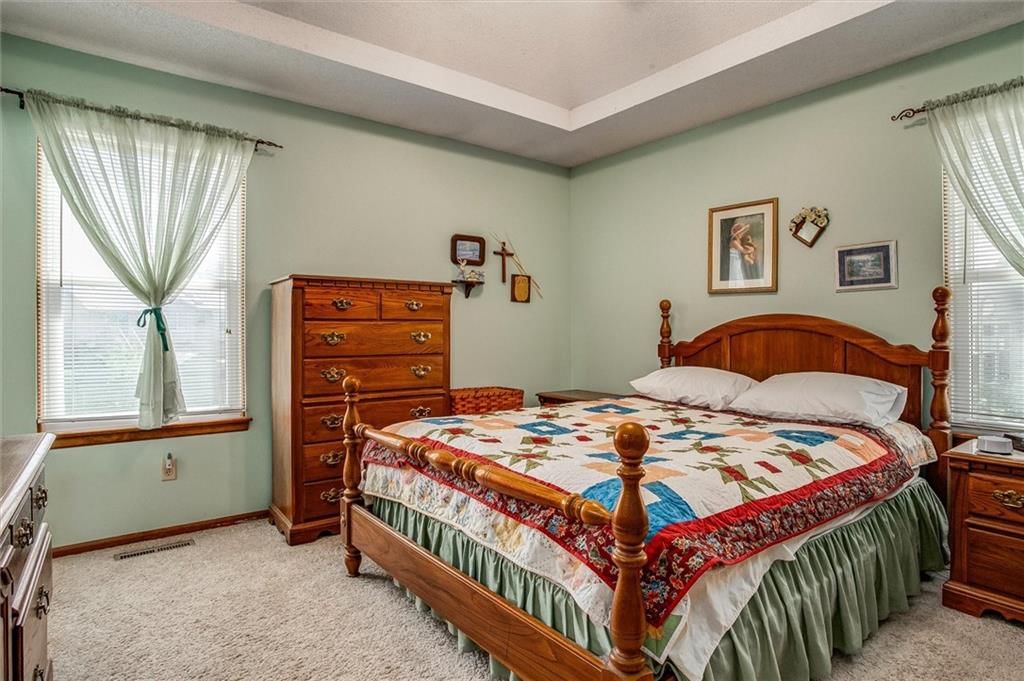 305 Pinetree Drive — photo 15
