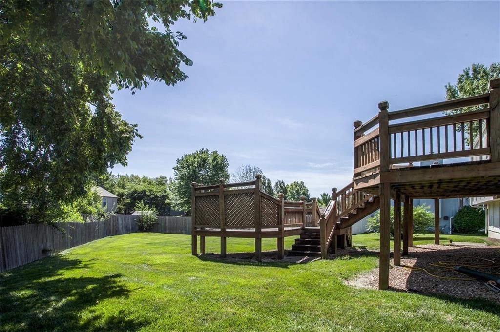 305 Pinetree Drive — photo 26