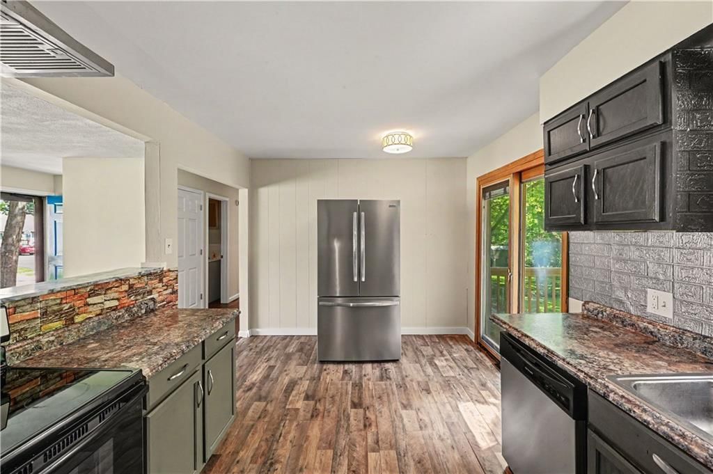 7940 N Broadway Street — photo 14