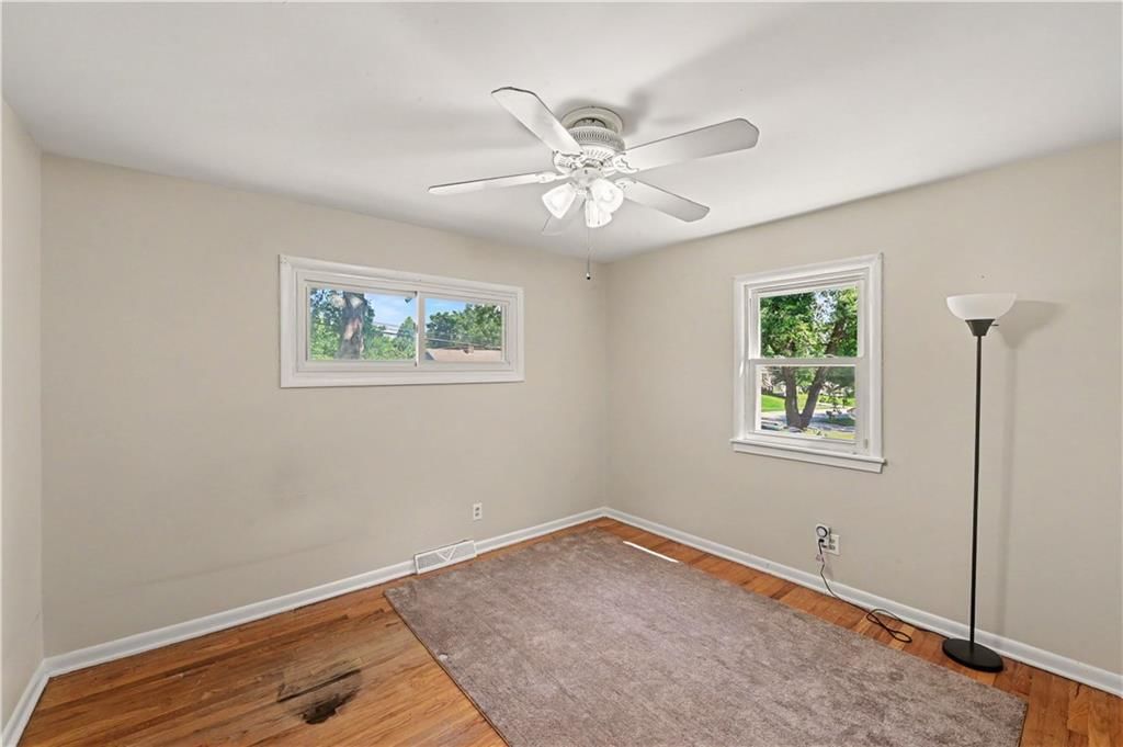 7940 N Broadway Street — photo 18