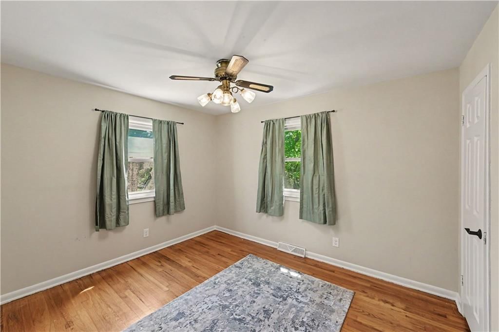 7940 N Broadway Street — photo 19