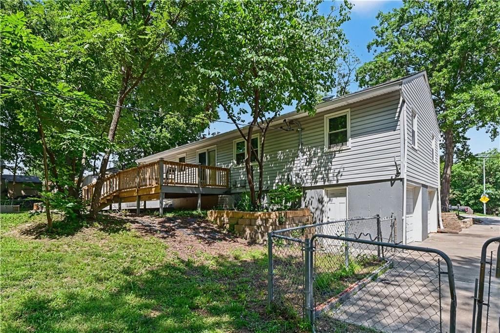 7940 N Broadway Street — photo 26