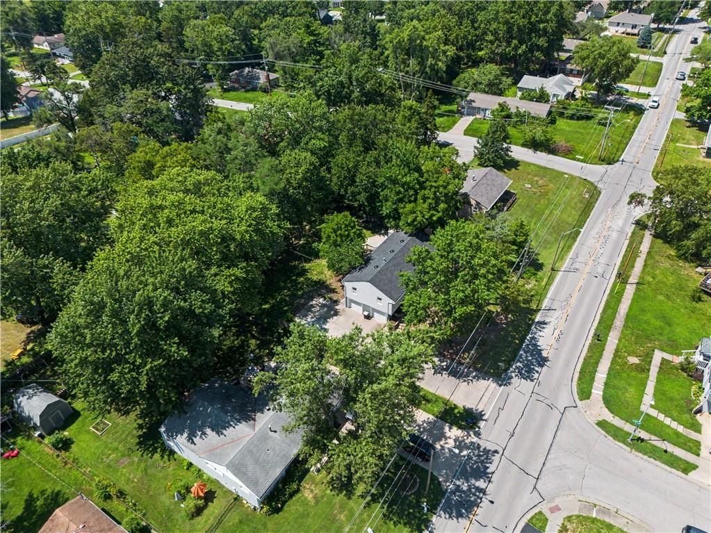 7940 N Broadway Street — photo 30