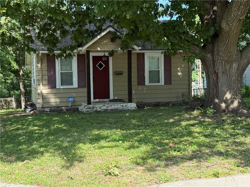Photo 1 of 6 - 1614 S McCoy Street, Independence, MO 64055