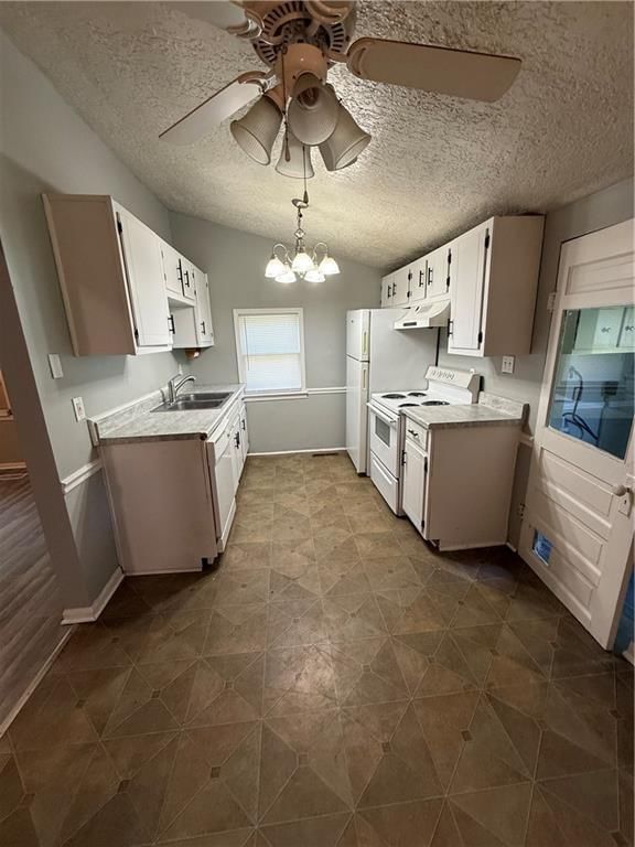 Photo 4 of 6 - 1614 S McCoy Street, Independence, MO 64055