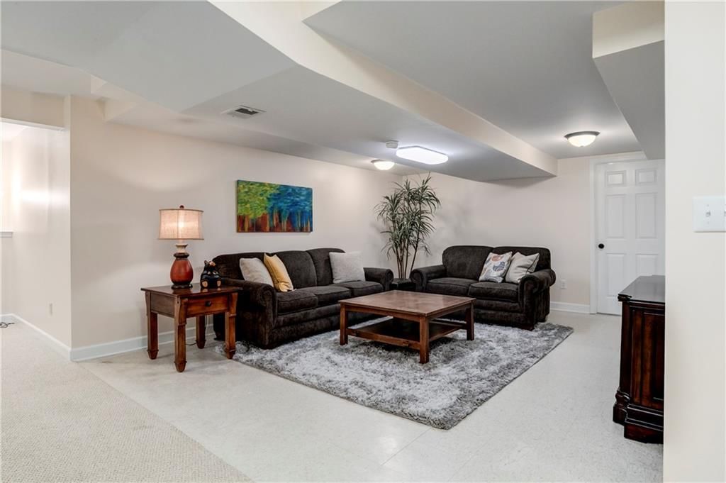 12701 Fontana Street — photo 27