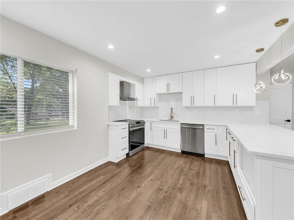 2421 NE Vivion Road — photo 16