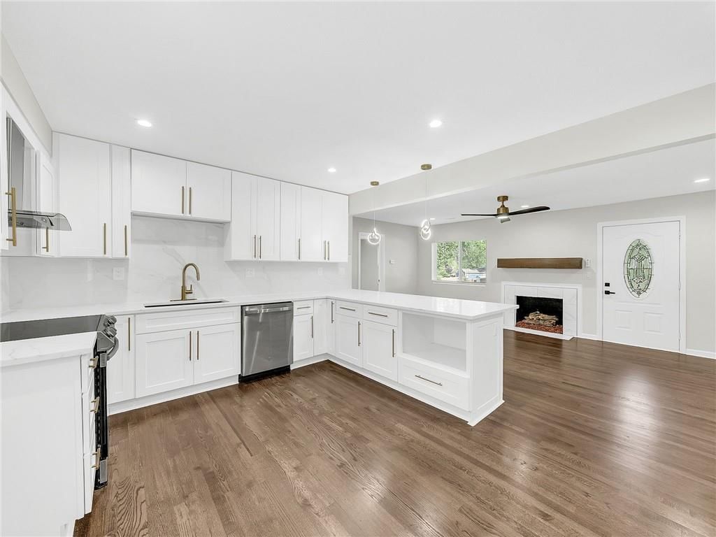 2421 NE Vivion Road — photo 17