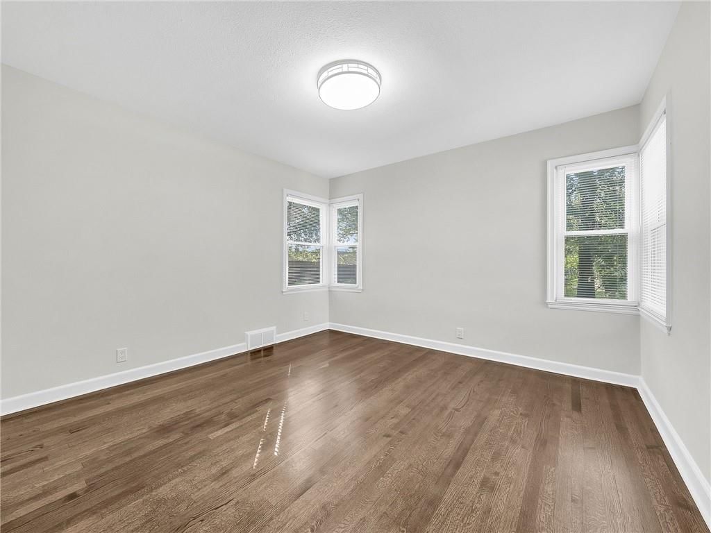 2421 NE Vivion Road — photo 19
