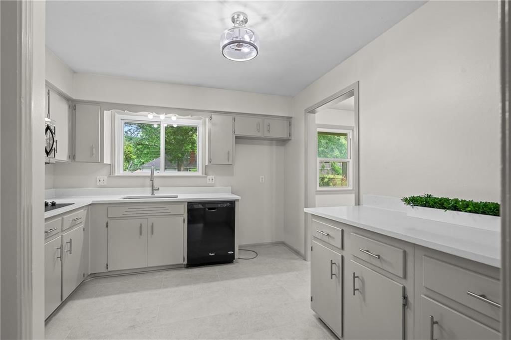 7323 Maywood Avenue — photo 6