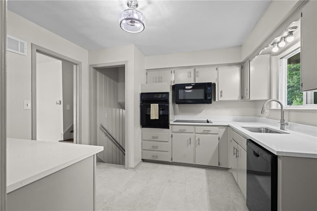 7323 Maywood Avenue — photo 7